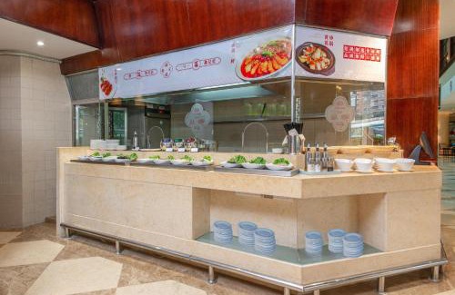 Siming Hotel | Relax at Binbei Yiho Hotel: Family-Friendly with Hot Tub