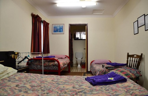 Bindoon House | Discover Bindoon's Windmill Farm: Pet-Friendly Retreat