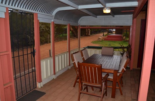 Bindoon House | Discover Bindoon's Windmill Farm: Pet-Friendly Retreat