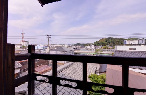 Kurashiki House | Eco-Friendly Bingoya: Relaxing Spa and Family Amenities
