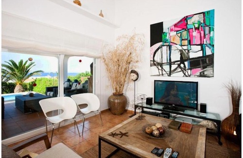 Binibequer Vell Villa | Experience BINI CEL: 4-Star Oceanfront Haven for 6