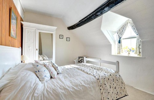 Scarborough House | Discover Binkleys Cottage: Pet & Child Friendly Retreat