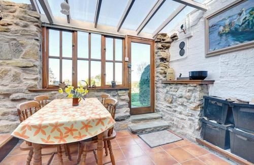 Scarborough House | Discover Binkleys Cottage: Pet & Child Friendly Retreat