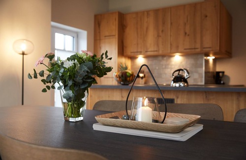 Busum Apartment | Discover Binnendiek Resort Büsum: Pet-Friendly Getaway