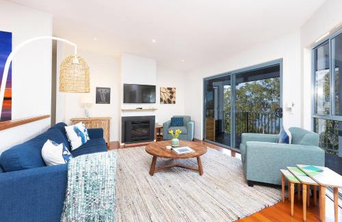 Green Point House | Tranquil Binnowee: Between Ocean and Lake, Pet-Friendly Stay