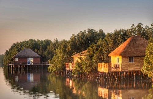 Bintang Cabin | Discover Bintang Bolong Lodge: Oceanfront Paradise Awaits