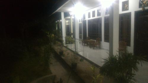 Riung House | Discover Bintang Wisata Riung: Family and Pet Friendly Stay
