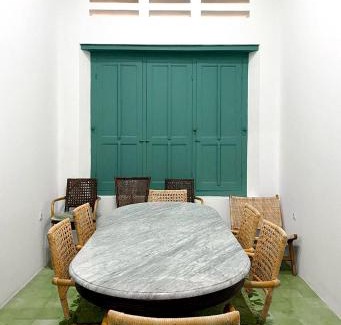 Pekalongan House | Cozy Binumar Guest House in Pekalongan with Breakfast Included