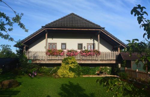 Kollmitzberg House | Family-Friendly Escape at Bio-Bauernhof Haunschmid