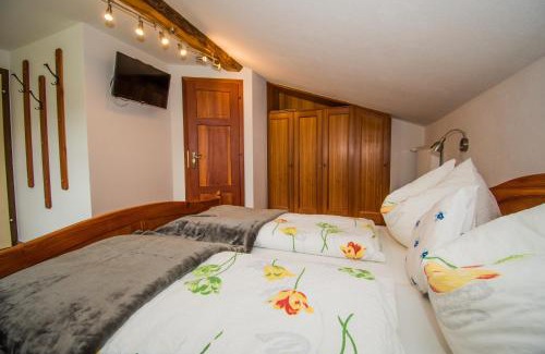 Lesachtal House | Pet-Friendly BIO-Bergbauernhof Ederhias with Ocean Views