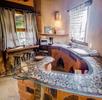 Carrancas Cabin | Family-Friendly Bio Chalé Carrancas with Kitchen Amenities