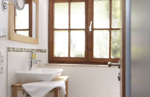 Lechhausen-Ost Hotel | Eco-Friendly Bio Hotel Bayerischer Wirt with Spa & Dining