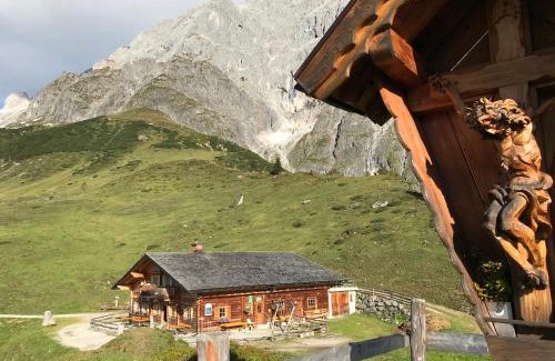 Muehlbach Am Hochkoenig Ski Chalet | Guest Favorite: Bio Schartenalm - Child-Friendly Retreat