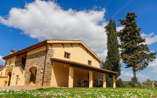 Figline e Incisa Valdarno House | Pet-Friendly Bioagriturismo Poderaccio with Spa & Hot Tub