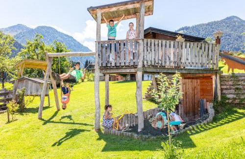 Fieberbrunn Apartment | Pet-Friendly Biobauernhof Mittermoos with Ocean Views