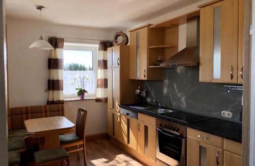 Kaltenberg Apartment | Top-Rated Biohof Obereibensteiner: Pet & Child Friendly Stay