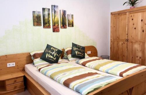 Kaltenberg Apartment | Top-Rated Biohof Obereibensteiner: Pet & Child Friendly Stay
