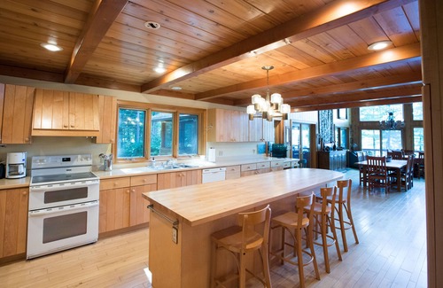 Boulder Junction House | Birch Brae: Incredible House with Lake Views & Pet-Friendly Stay