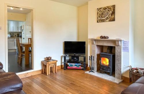 Hartington House | Birch Cottage - Family-Friendly Retreat with High Guest Ratings
