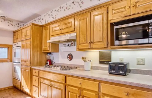 Elk River Cabin | Birch Lake Private Retreat: Pet-Friendly Getaway with Spa