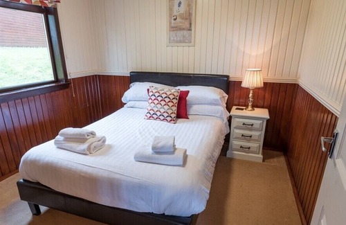 Newton Stewart House | Birch Lodge 19 with Hot Tub Newton Stewart