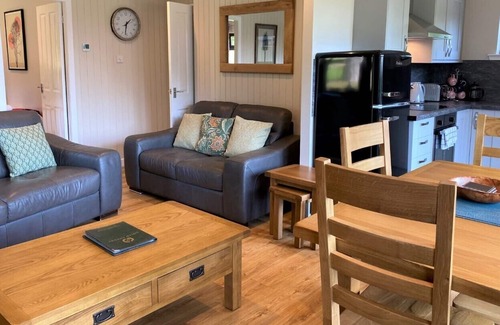 Newton Stewart House | Birch Lodge 21 with Hot Tub, Newton Stewart