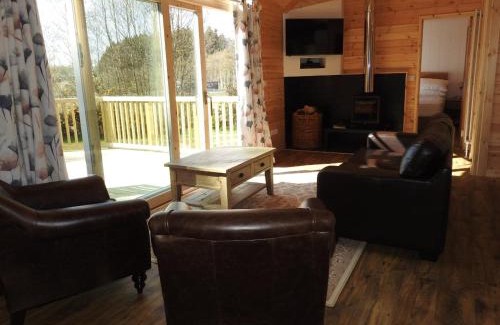 Perth House | Birch Lodge, Pitlandie - 4-Star Lodge with Sauna & Hot Tub
