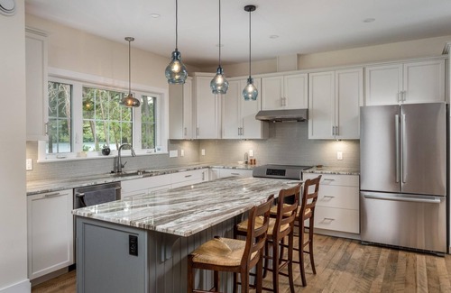 Bryant Pond House | Lakefront Bliss at Birch St - Rated 10/10 with Pool & Views