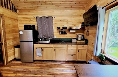 Badger Cabin | Birch Tree Cottage: Guest Rated 10/10 with Family-Friendly Perks