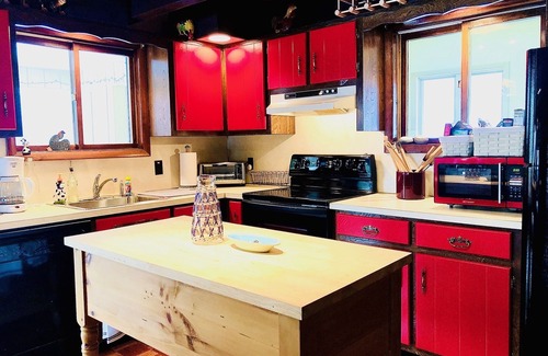 Fleischmanns House | Birch Tree Lodge - Inviting Cabin Retreat with Spa & Hot Tub