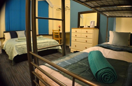 Manchester House | Comfortable Birchfields Guest House with Spa & Breakfast