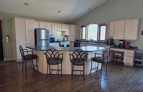 Birchwood House | Tranquil Lakefront Retreat in Birchwood, Rated 10/10