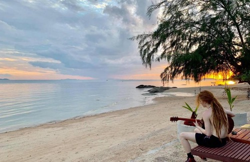 Haad Rin House | Relax at Bird Bungalow Koh Phangan with Oceanfront Views