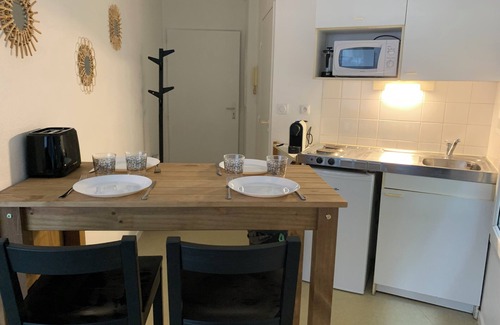 Zone Activite Nord-Ouest Apartment | Cozy Bird Hill: Family-Friendly Stay with Breakfast Included