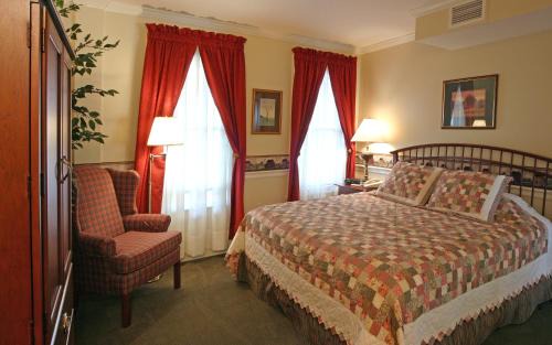Bird In Hand Bed & Breakfast | Elegant Retreat at Bird-in-Hand Village Inn & Suites