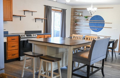 Loyal House | Discover Bird Jax's Speakeasy: Pool, Spa & Top Ratings