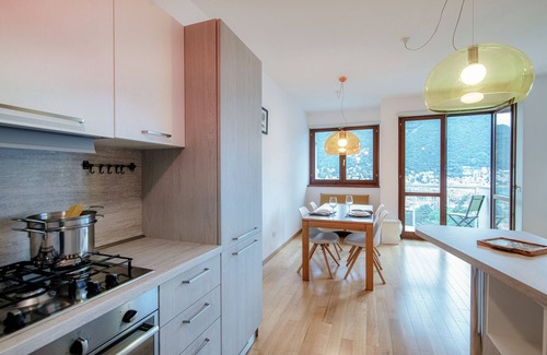 Como Apartment | Bird's Eye View: Enjoy Breakfast in a Family-Friendly Escape