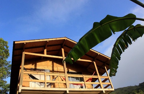 Paulo Lopes House | Bird's Rest: Cozy Retreat with Lake View & Spacious Suites