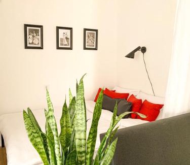 Petrovskoye Apartment | Budget-Friendly Birdie Home Near Nauky Metro - Pet & Child Friendly