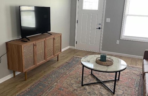 Hamilton Apartment | Family-Friendly Birdie Mae: 2 Bedroom Home in DT Hamilton