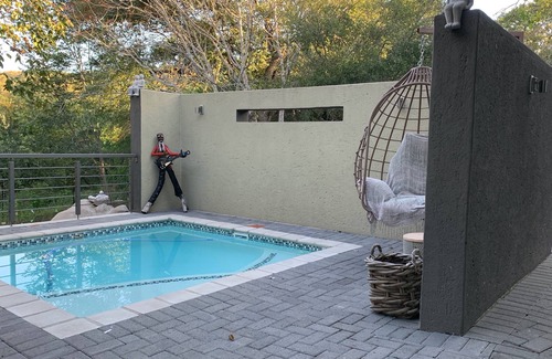 Nelspruit Apartment | Experience Birds Babble Guest House: Ocean Views & Spa