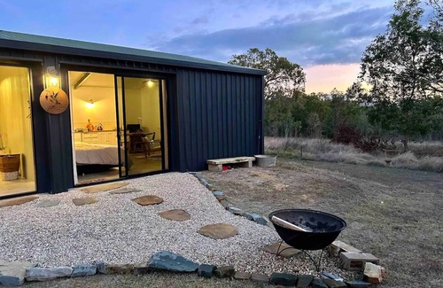Mareeba Cottage | Explore Birds Heaven Mareeba: Family-Friendly Retreat