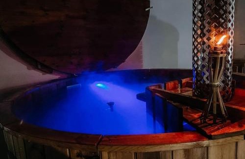 Cacia House | Relax at Bird’s Home: Oceanfront Bliss with Spa & Pool