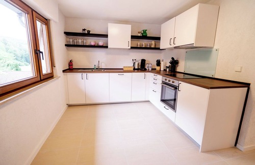 Darstein Apartment | Enjoy Nature at Birds-Nest Holiday Home with Cozy Amenities