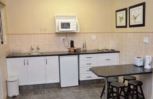 uMlalazi Bed & Breakfast | Relax at Birds of Paradise B&B: 4-Star Retreat with Pool