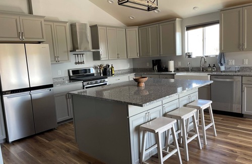 Helena House | Birdseye View: Guest Rated 10/10 with Spa & Breakfast