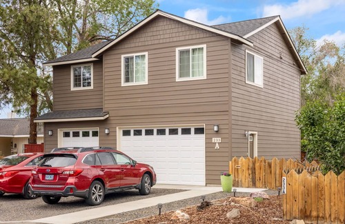 Redmond House | Prime Birdsnest Rest: Walk to Dining & Breweries in Redmond
