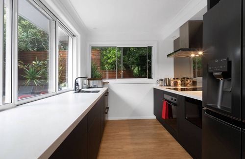 Hyams Beach House | Escape to Birdsong at Hyams Beach: Oceanfront Oasis