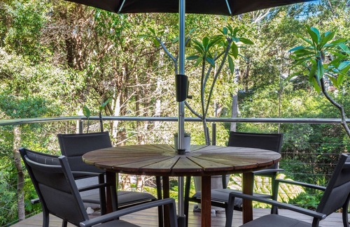 Hyams Beach House | Escape to Birdsong at Hyams Beach: Oceanfront Oasis