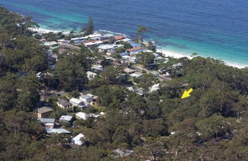 Hyams Beach House | Inviting Birdsong at Hyams Beach: Pet and Child Friendly Stay